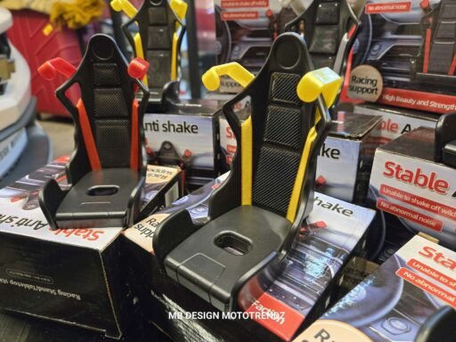 RACING SEAT mobile holder
